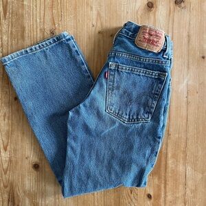 Y2K Levi’s 550 jeans